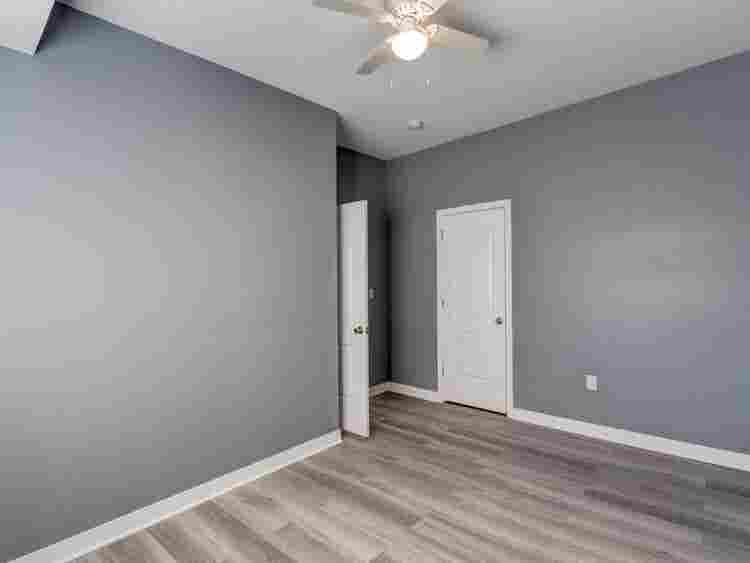 6 BR in Indianapolis