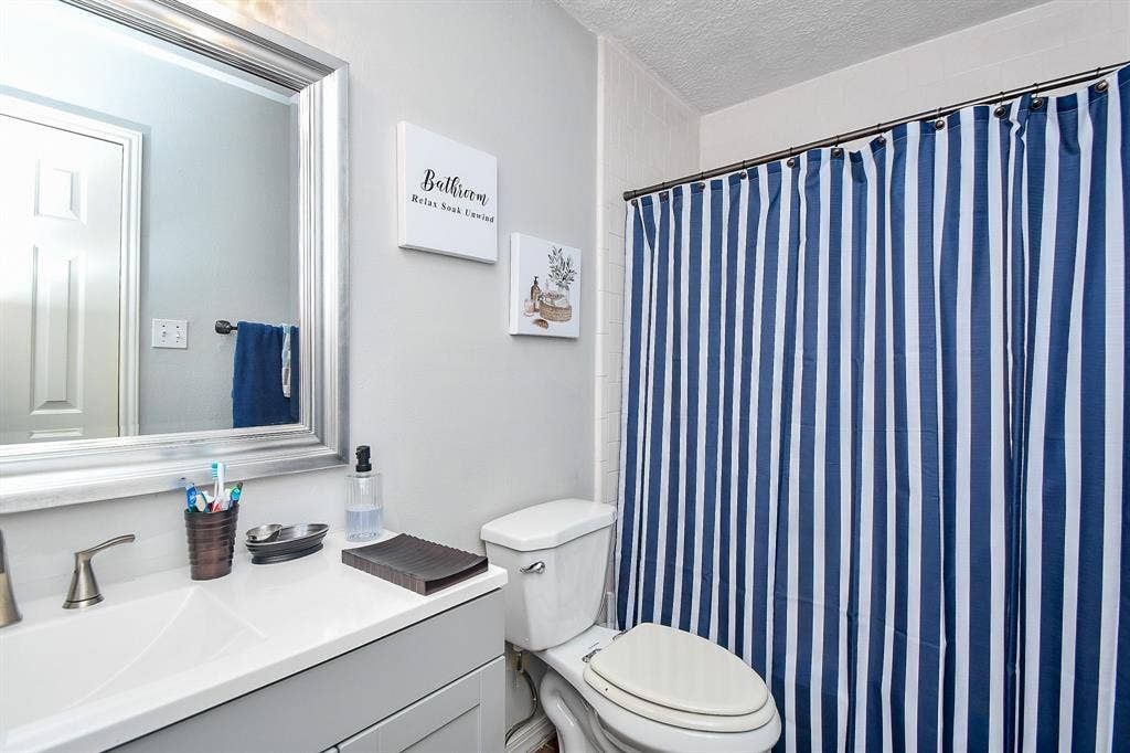 Small rooms in Barker Cypress