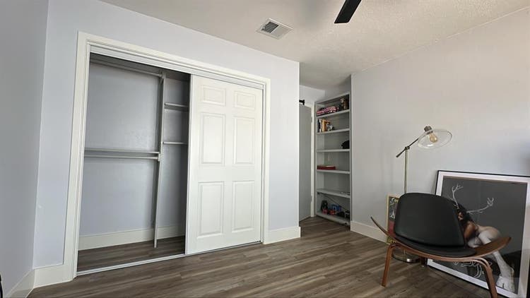 Bedroom w/ Bathroom
