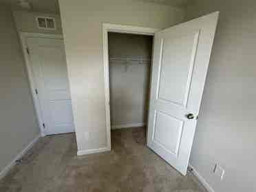 Townhome w/ all utilities included!
