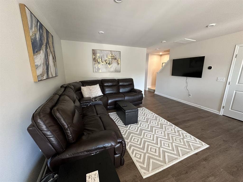 Townhome w/ all utilities included!
