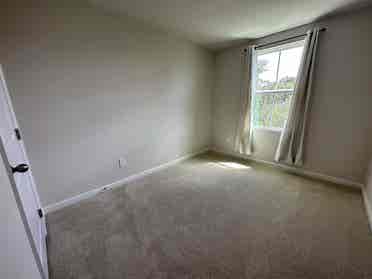 Townhome w/ all utilities included!