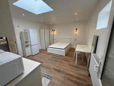 Modern Furnished Studio