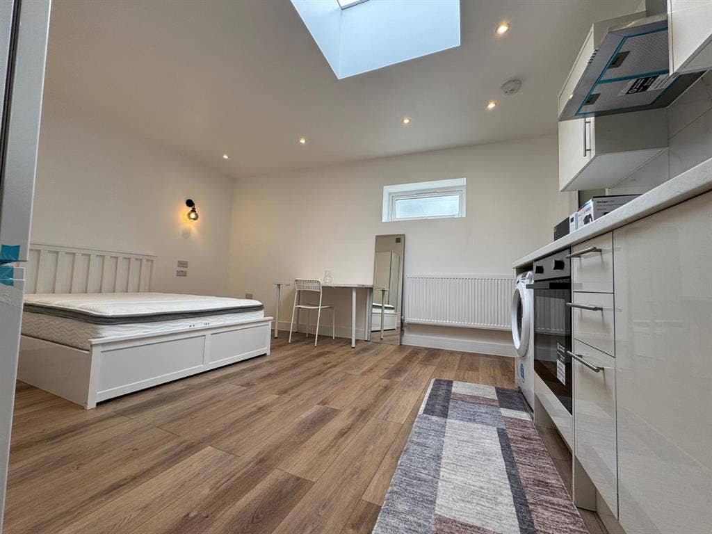 Modern Furnished Studio