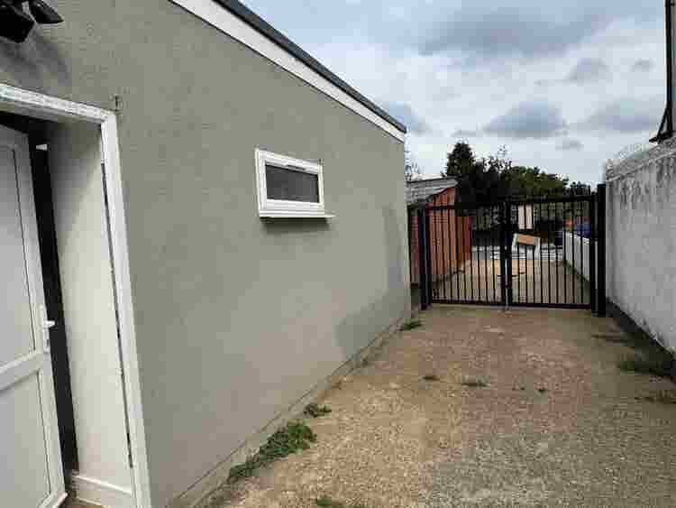 Modern Furnished Studio