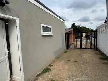 Modern Furnished Studio
