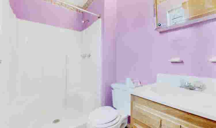 Private Bedroom in District Heights