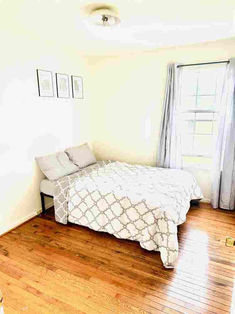 Private Bedroom in District Heights