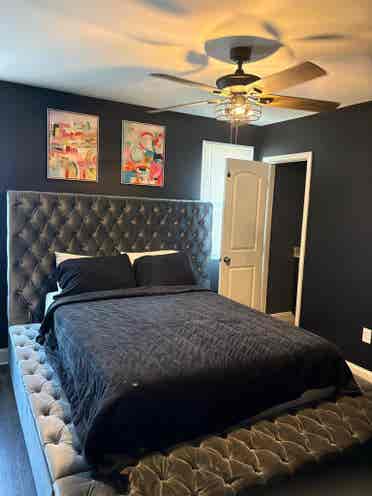 Private Room in East Capitol