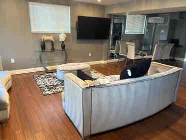 Private Room in East Capitol