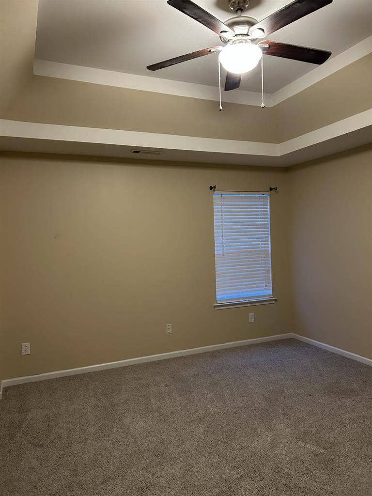 Room in 
4 bedroom house