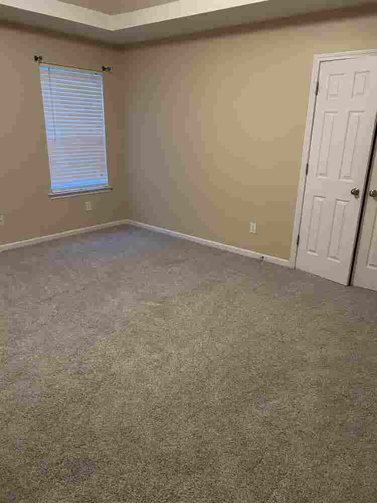 Room in 
4 bedroom house