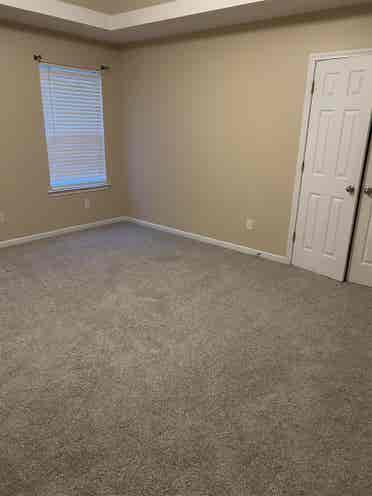 Room in 
4 bedroom house