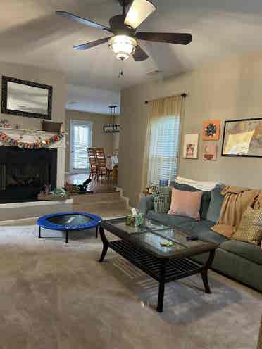 Room in 
4 bedroom house