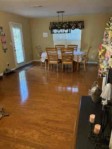 Room in 
4 bedroom house