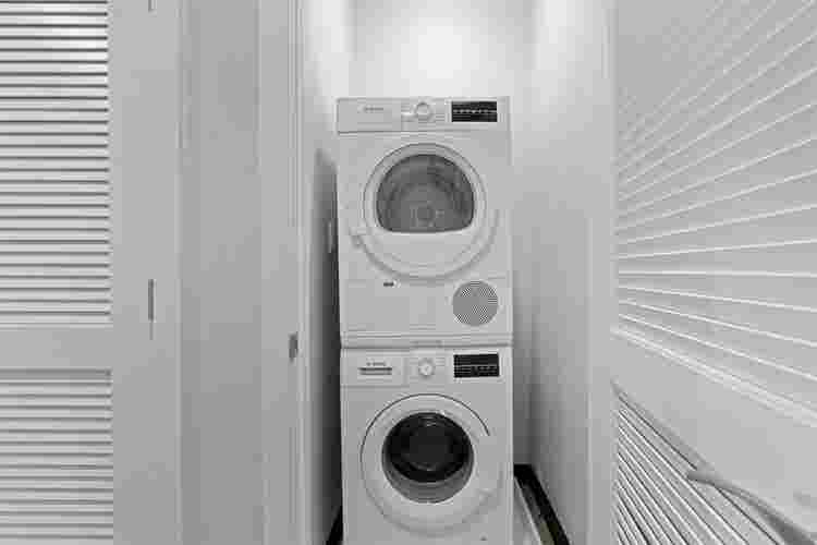 Near Tufts Campus! 1 BD Avail!