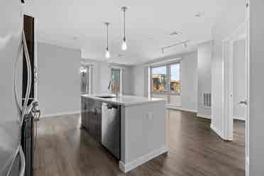 Near Tufts Campus! 1 BD Avail!