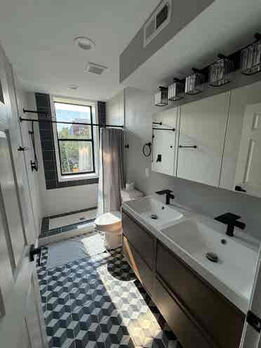 Private Master Bedroom in Baltimore