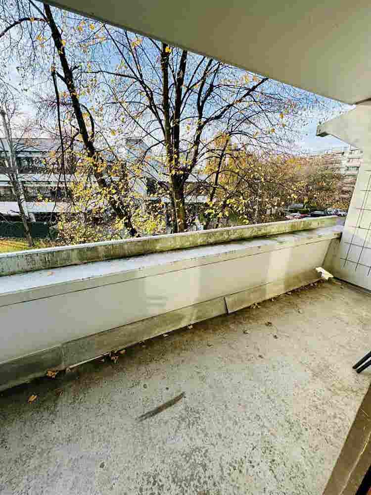 Schönes WG Zimmer mit Balkon