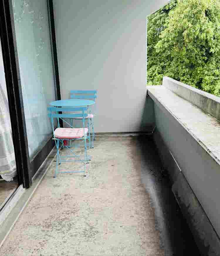 Schönes WG Zimmer mit Balkon