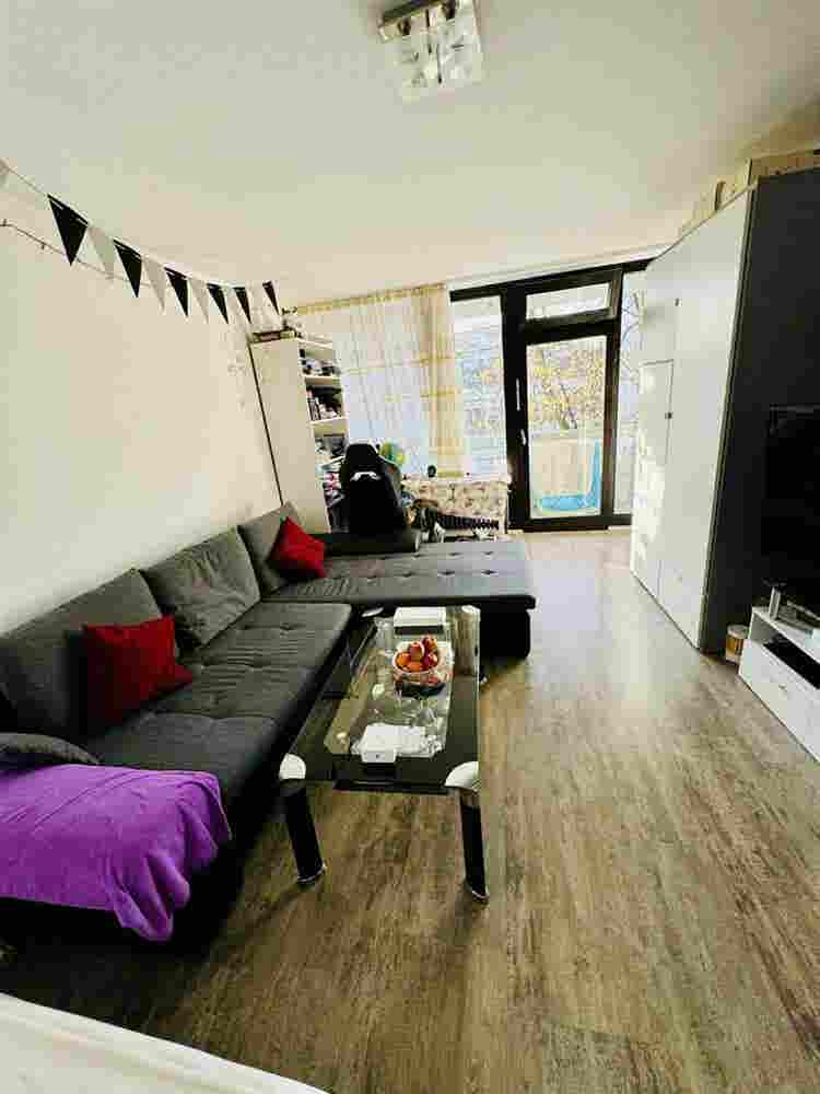 Schönes WG Zimmer mit Balkon