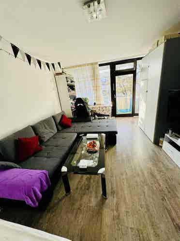 Schönes WG Zimmer mit Balkon