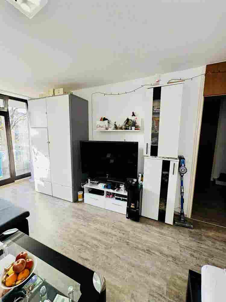 Schönes WG Zimmer mit Balkon