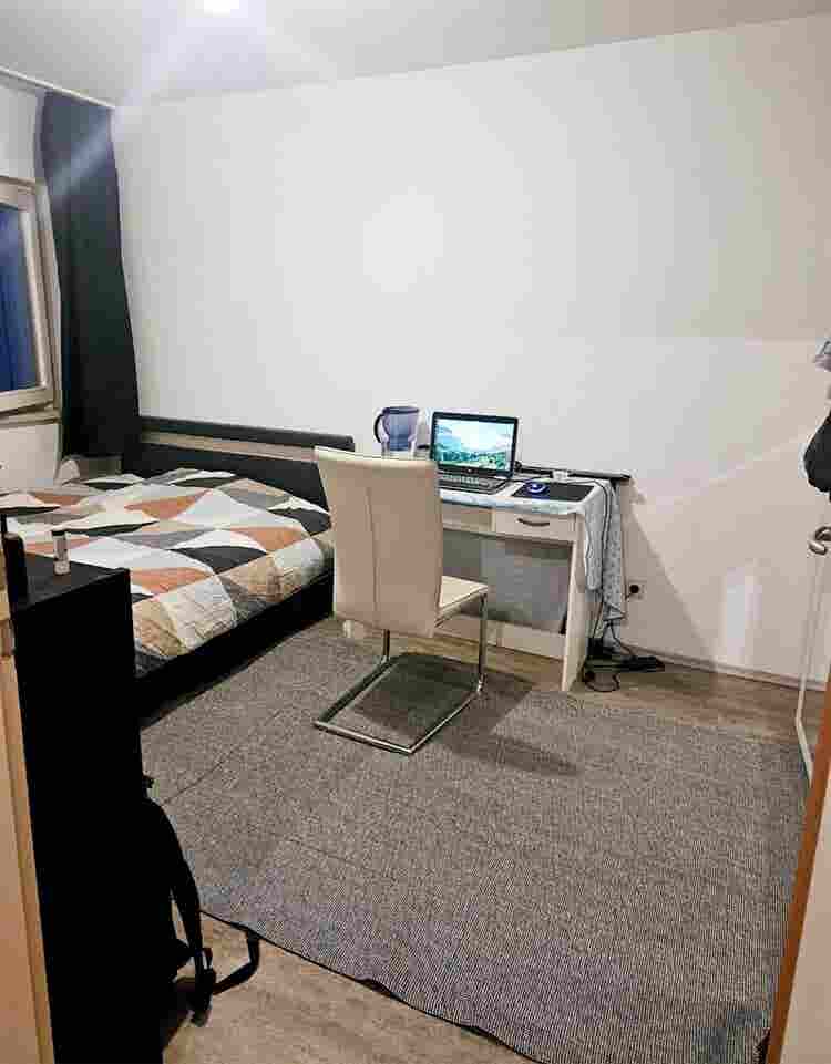 Schönes WG Zimmer mit Fenster