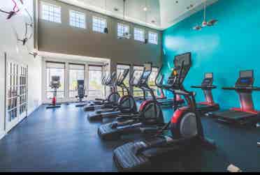 Sublease, move in now!!