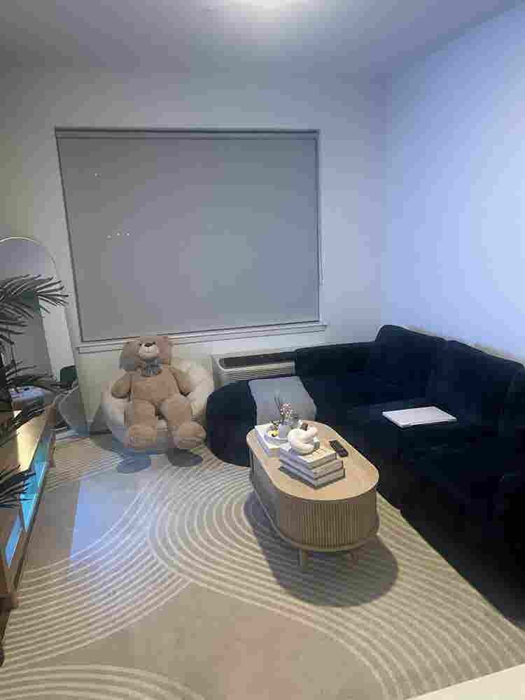 2 Roomates Wanted !!