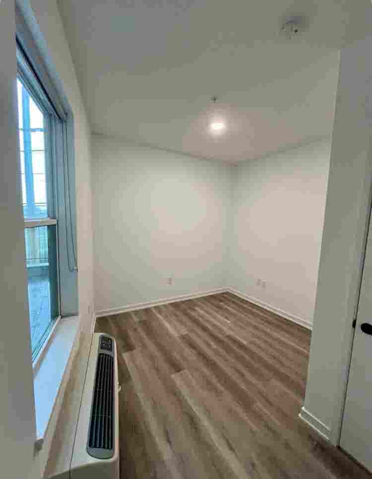 2 Roomates Wanted !!