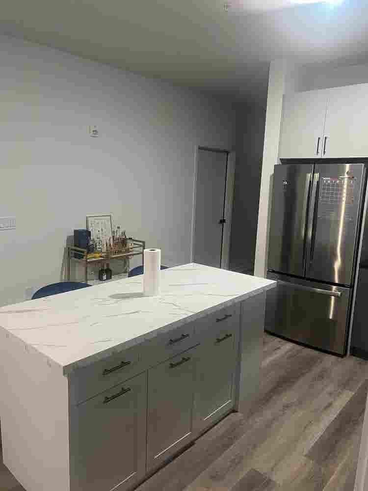 2 Roomates Wanted !!