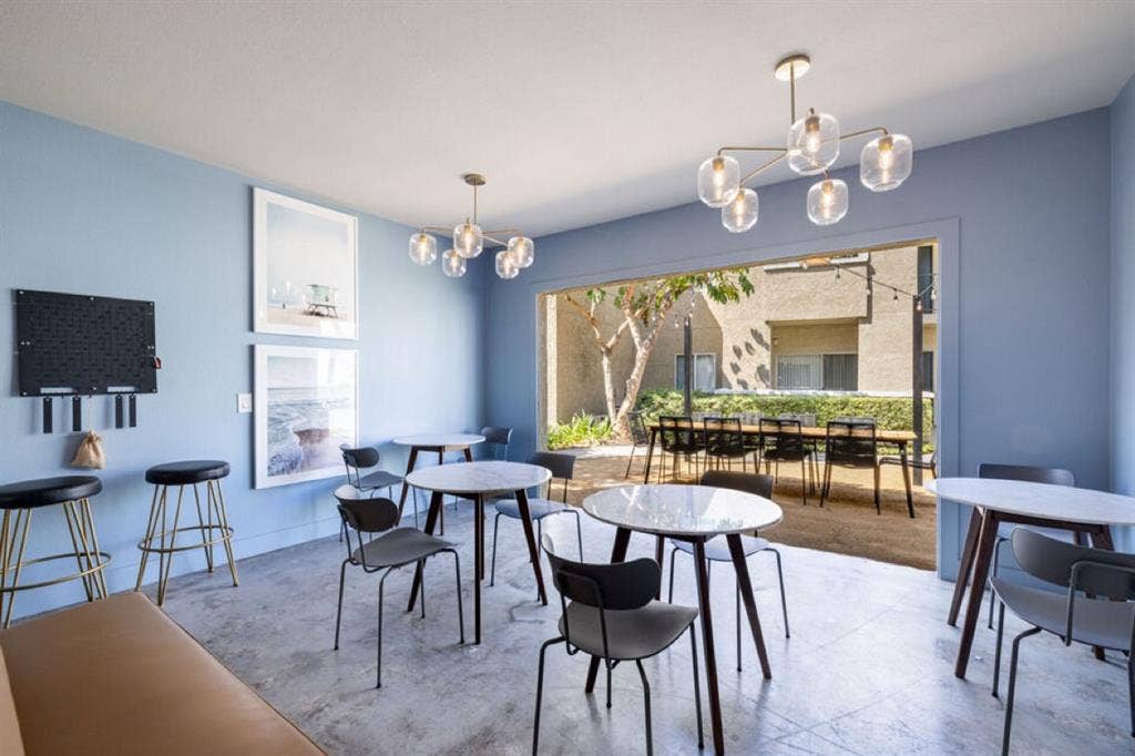 OC SPACIOUS BA UTILITIES INCLD