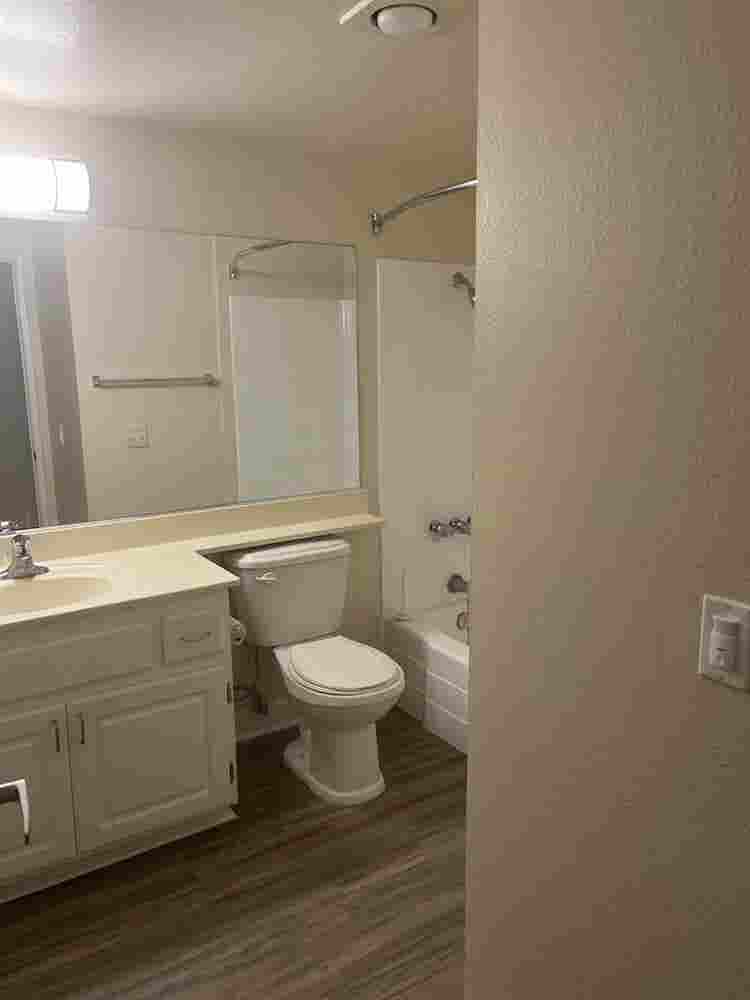 OC SPACIOUS BA UTILITIES INCLD