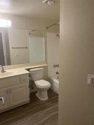 OC SPACIOUS BA UTILITIES INCLD
