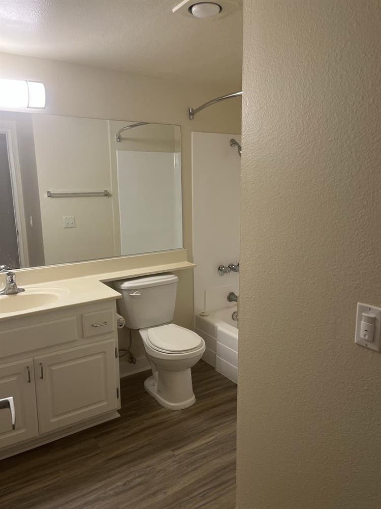 OC SPACIOUS BA UTILITIES INCLD