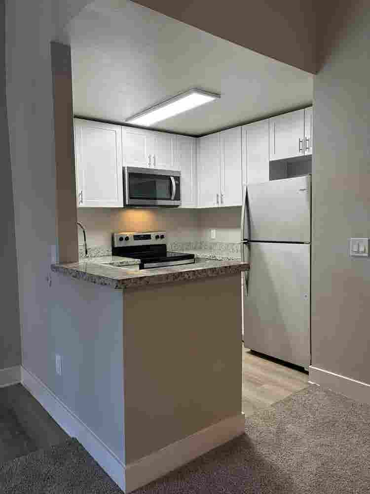 OC SPACIOUS BA UTILITIES INCLD