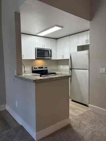 OC SPACIOUS BA UTILITIES INCLD