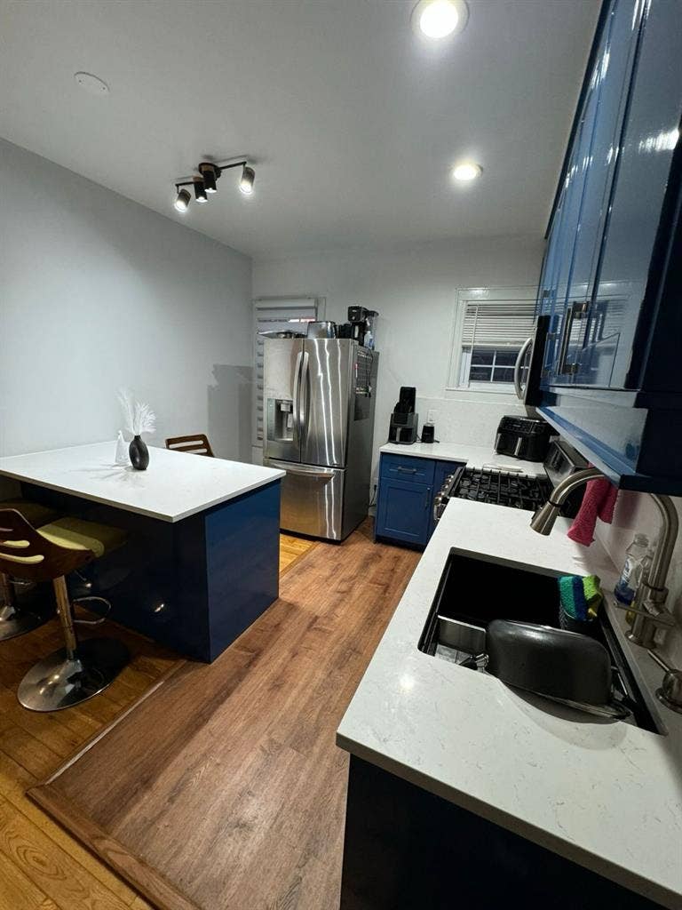 Modern room all utilities included