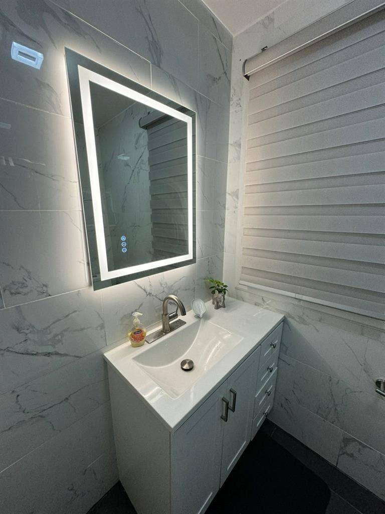 Modern room all utilities included