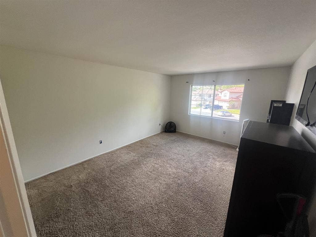 Large room for rent in Corona Hills