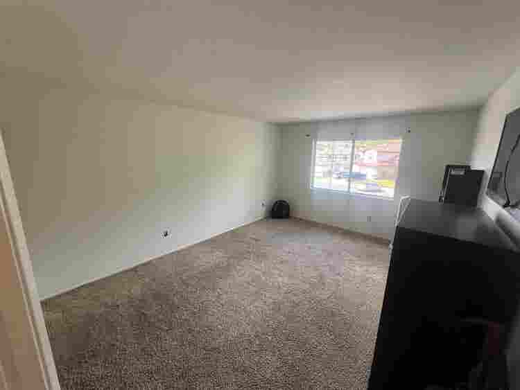 Large room for rent in Corona Hills