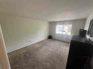 Large room for rent in Corona Hills