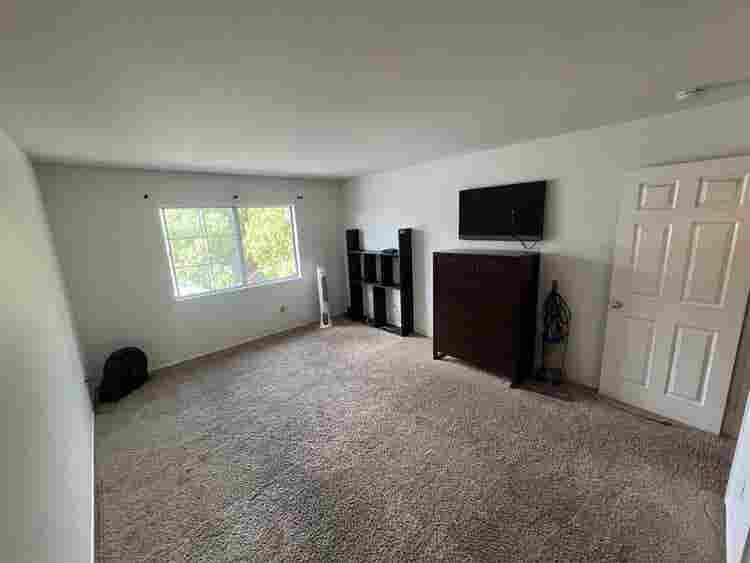 Large room for rent in Corona Hills