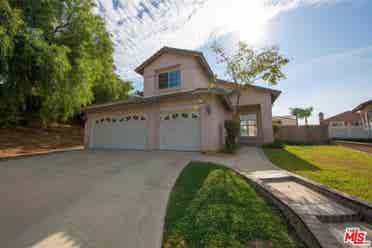 Large room for rent in Corona Hills