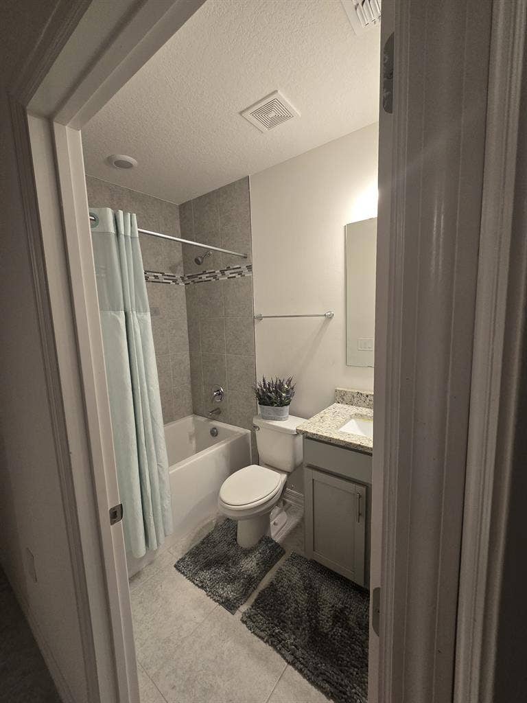 Room in Quiet Home $/month