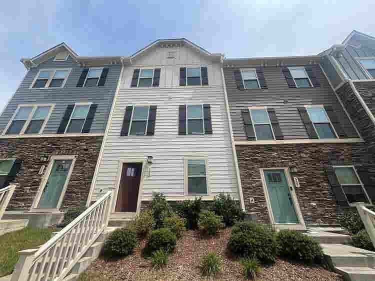 4 BR in Cary