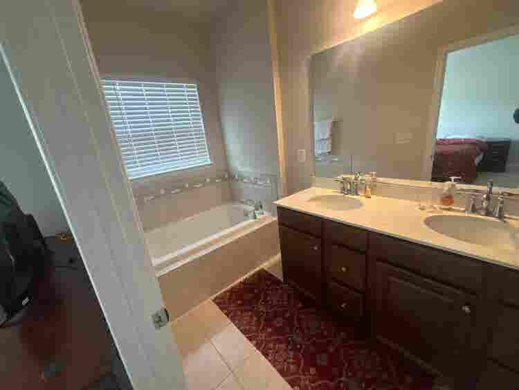 4 BR in Cary