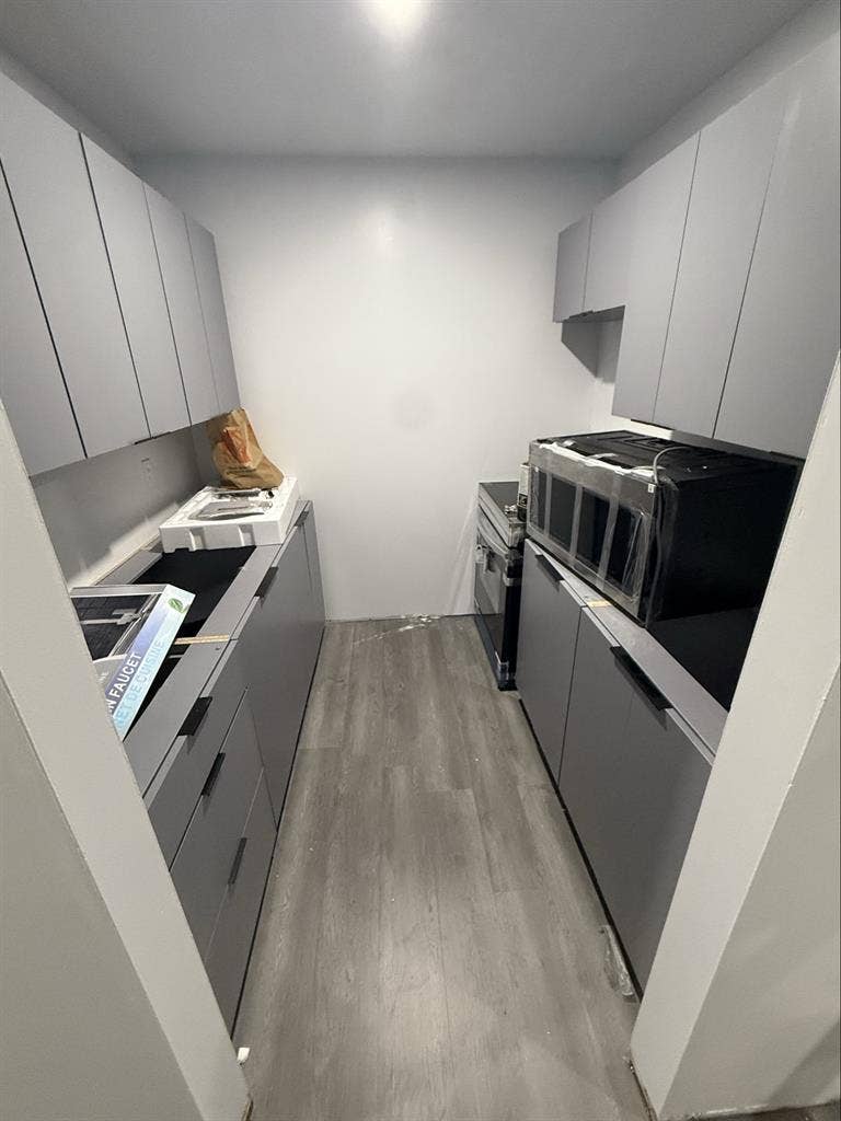 Renovated 4 bedroom unit prime loc