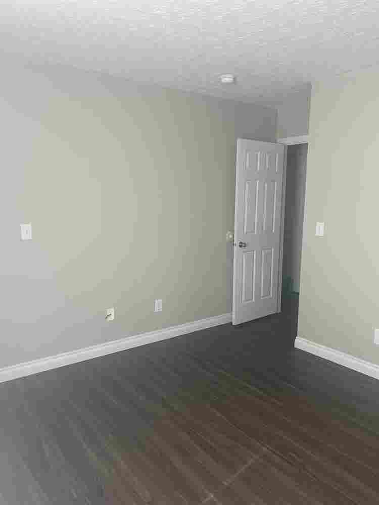 Blacklick room Available ASAP!